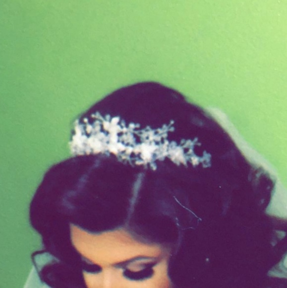 MOLDABLE CRYSTAL EMBELLISHED TIARA. - Picture 2 of 8